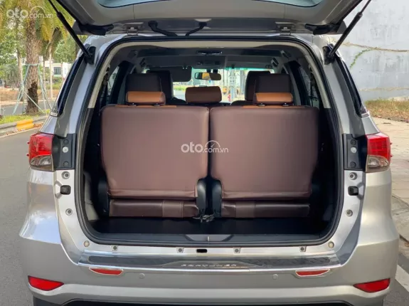 Toyota Fortuner 2.4 MT 4x2 2018 - Số sàn máy dầu siêu giữ dáng, xe zin không lỗi