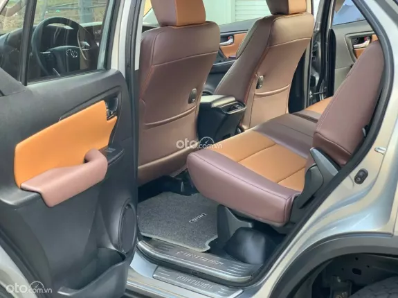 Toyota Fortuner 2.4 MT 4x2 2018 - Số sàn máy dầu siêu giữ dáng, xe zin không lỗi
