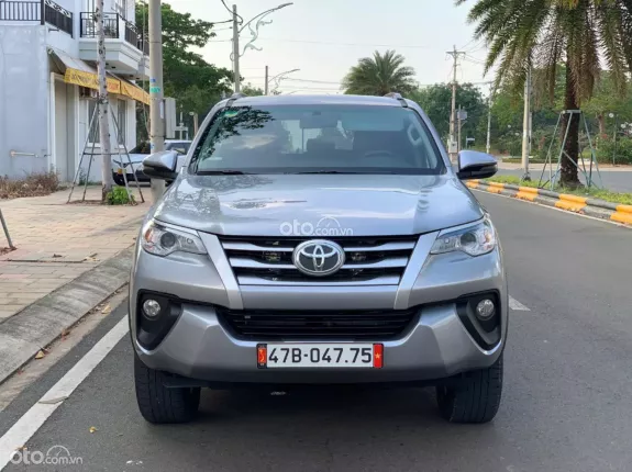 Toyota Fortuner 2.4 MT 4x2 2018 - Số sàn máy dầu siêu giữ dáng, xe zin không lỗi