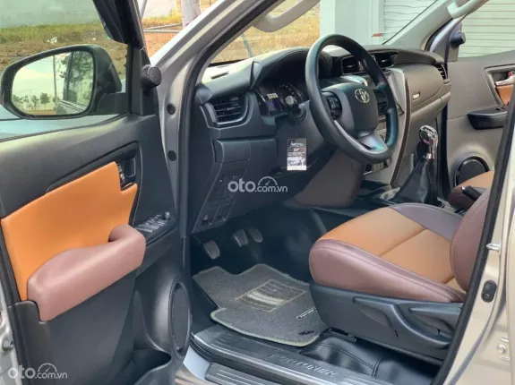 Toyota Fortuner 2.4 MT 4x2 2018 - Số sàn máy dầu siêu giữ dáng, xe zin không lỗi