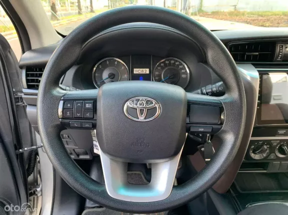 Toyota Fortuner 2.4 MT 4x2 2018 - Số sàn máy dầu siêu giữ dáng, xe zin không lỗi