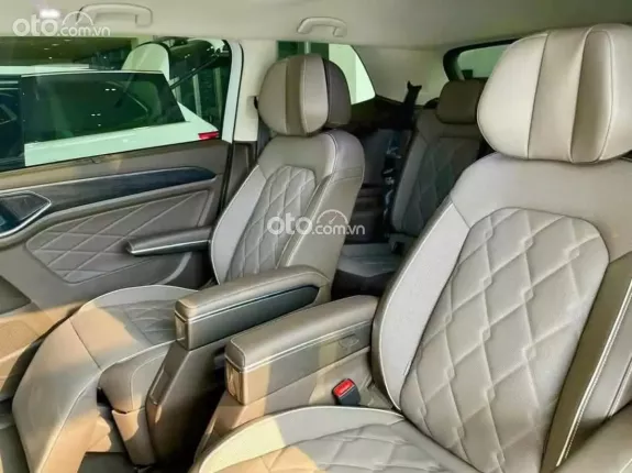 Volkswagen Viloran Luxury 2026 - Màu xanh như audi đặc biệt theo sở thích cá nhân