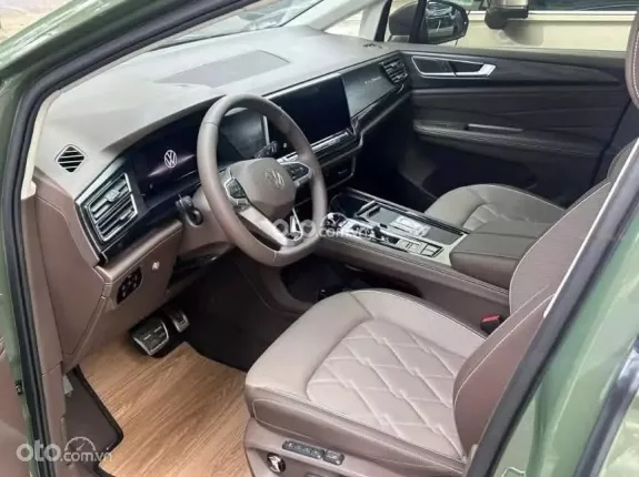 Volkswagen Viloran Luxury 2026 - Màu xanh như audi đặc biệt theo sở thích cá nhân