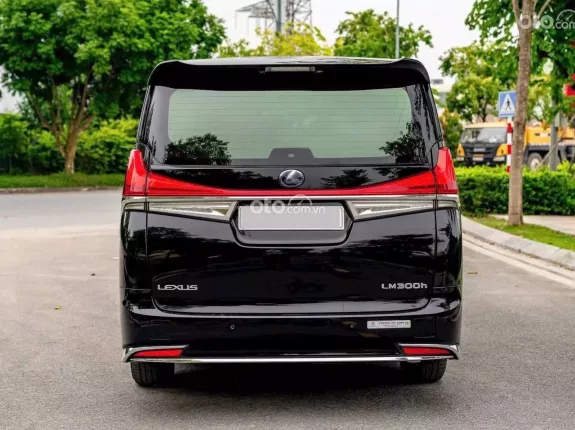 Lexus LM 300h 2020 - 4 chỗ màu đen nội thất kem