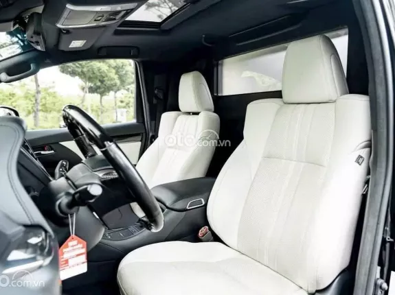 Lexus LM 300h 2020 - 4 chỗ màu đen nội thất kem