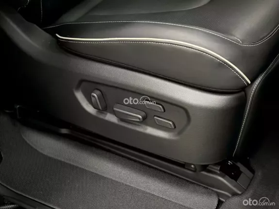 Hyundai Custin 1.5T-GDi Đặc biệt 2025 - Model 2026 Siêu Lướt