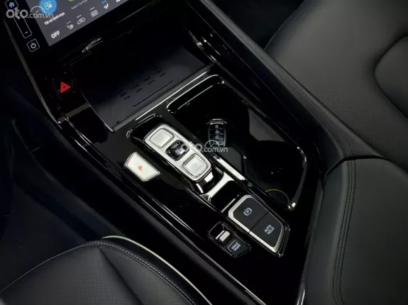 Hyundai Custin 1.5T-GDi Đặc biệt 2025 - Model 2026 Siêu Lướt