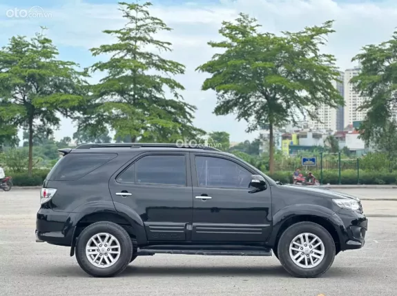 Toyota Fortuner 2.5G 4x2 MT 2013 - Ko qua kinh doanh dịch vụ rất đẹp