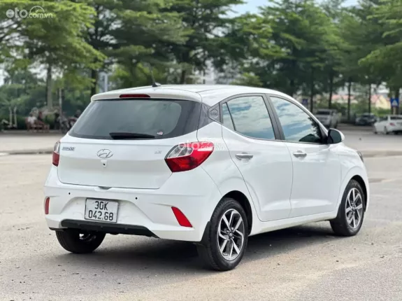 Hyundai Grand i10 Hatchback 1.2 AT 2022 - Một chủ từ mới, full ls hãng, thơm mùi Mới