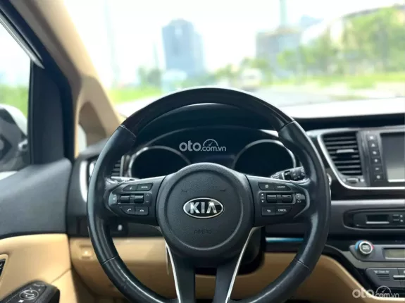 Kia Sedona 2.2 DAT 2020 - Full Dầu