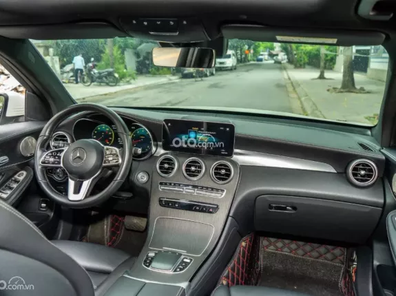 Mercedes-Benz GLC 300 4Matic 2021 - Xe cực đẹp, hỗ trợ bank cao