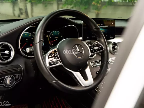 Mercedes-Benz GLC 300 4Matic 2021 - Xe cực đẹp, hỗ trợ bank cao