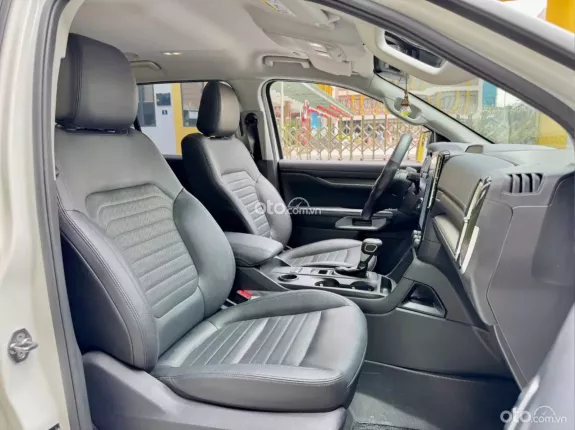Ford Everest Sport 2.0 AT 4x2 2025 - Xe như mới, hỗ trợ bank