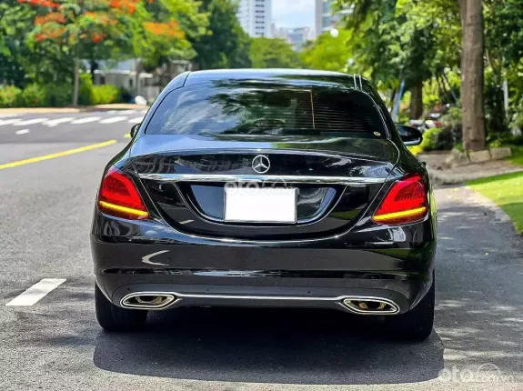 Mercedes-Benz C180 AMG 2021 - Form mới, lịch lãm & thể thao