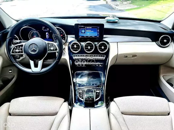 Mercedes-Benz C180 AMG 2021 - Form mới, lịch lãm & thể thao