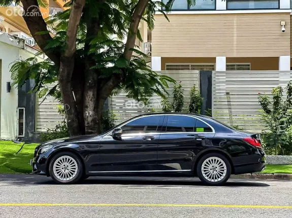 Mercedes-Benz C180 AMG 2021 - Form mới, lịch lãm & thể thao