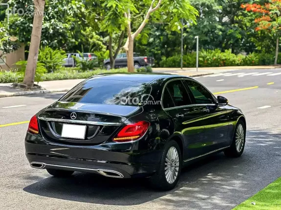 Mercedes-Benz C180 AMG 2021 - Form mới, lịch lãm & thể thao