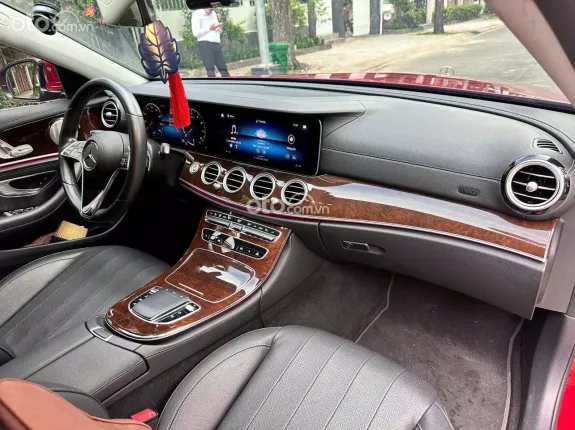 Mercedes-Benz E200 Exclusive V1 2023 - SANG TRỌNG CỔ ĐIỂN