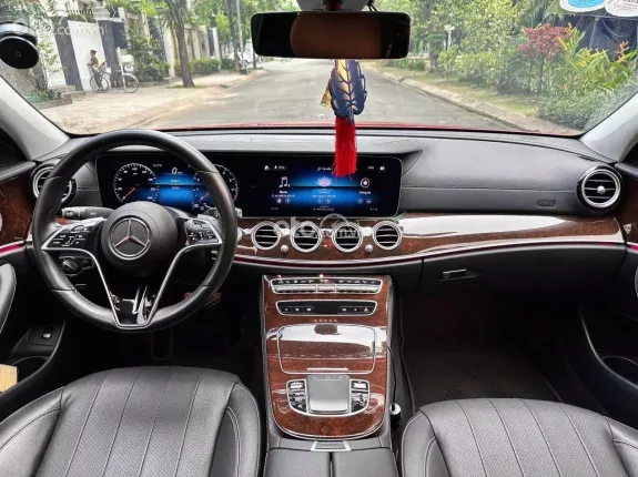 Mercedes-Benz E200 Exclusive V1 2023 - SANG TRỌNG CỔ ĐIỂN