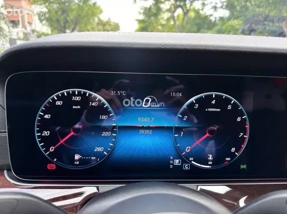 Mercedes-Benz E200 Exclusive V1 2023 - SANG TRỌNG CỔ ĐIỂN