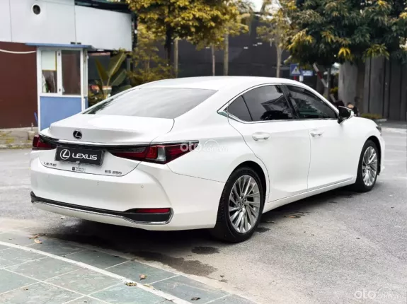 Lexus ES 250 F-Sport 2019 - Xe cực đẹp, hỗ trợ vay cao