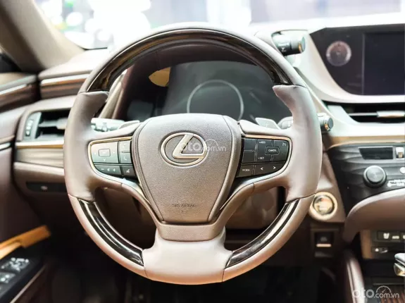Lexus ES 250 F-Sport 2019 - Xe cực đẹp, hỗ trợ vay cao