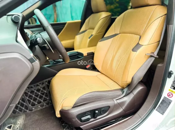 Lexus ES 250 F-Sport 2019 - Xe cực đẹp, hỗ trợ vay cao