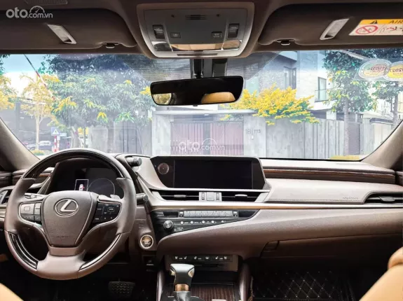 Lexus ES 250 F-Sport 2019 - Xe cực đẹp, hỗ trợ vay cao