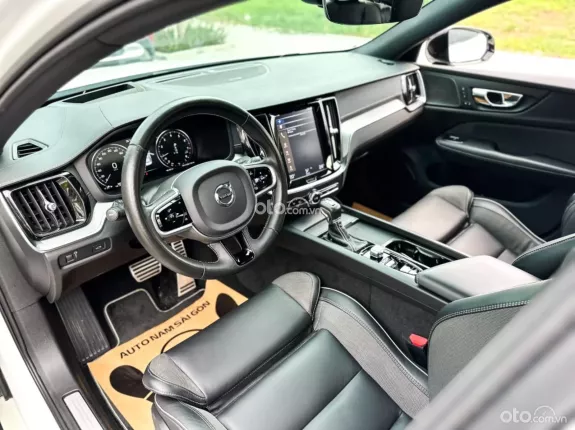 Volvo S60 R-Design 2020 - Phù hợp gia đình, thiết kế thể thao, an toàn và sang trọng