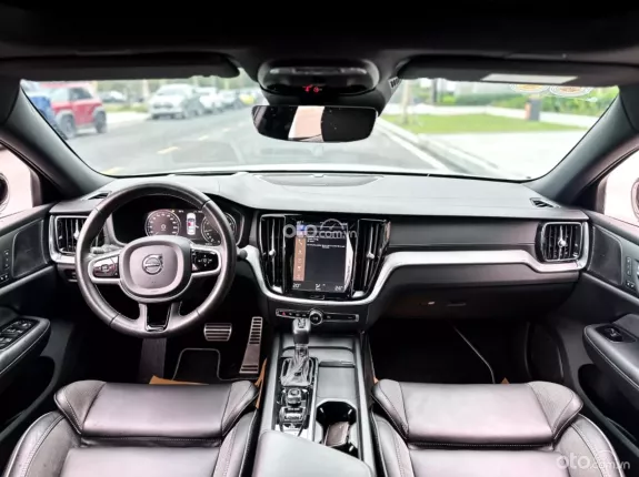 Volvo S60 R-Design 2020 - Phù hợp gia đình, thiết kế thể thao, an toàn và sang trọng