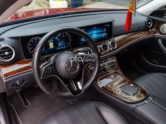Mercedes-Benz E200 Exclusive V1 2022 - BAO ĐẬU BANK 70-90% (Ib Zalo tư vấn trực tiếp 24/7)