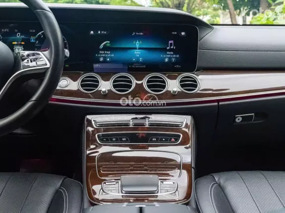 Mercedes-Benz E200 Exclusive V1 2022 - BAO ĐẬU BANK 70-90% (Ib Zalo tư vấn trực tiếp 24/7)