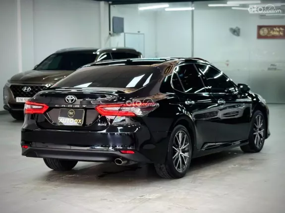 Toyota Camry 2.0Q 2021 - Nhập khẩu nguyên chiếc Thái Lan