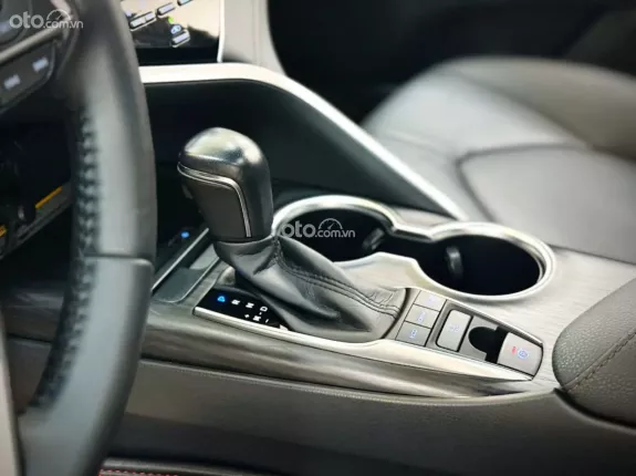 Toyota Camry 2.0Q 2021 - Nhập khẩu nguyên chiếc Thái Lan