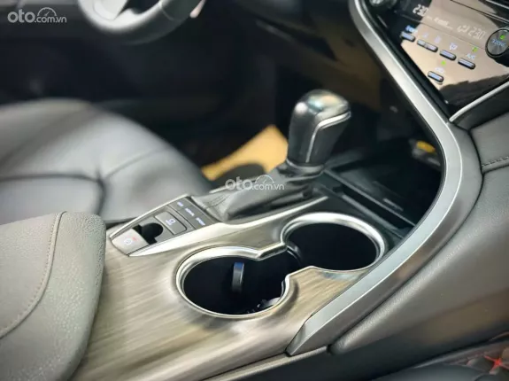 Toyota Camry 2.0Q 2021 - Nhập khẩu nguyên chiếc Thái Lan