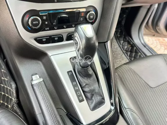 Ford Focus S 2.0AT 2013 - Đủ hồ sơ sang tên ngay