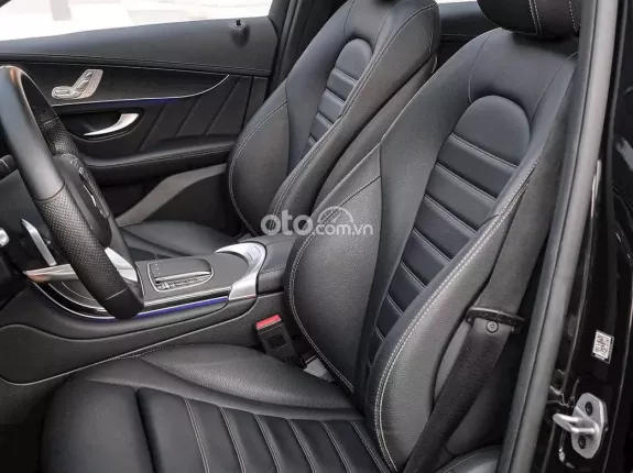 Mercedes-Benz GLC 300 4Matic V1 2022 - Cửa sổ trời toàn cảnh, camera 360