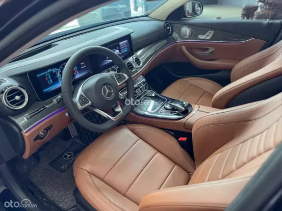 Mercedes-Benz E300 AMG 2018 - Mercedes E300 AMG 2018 siêu lướt 36.000km cực đẹp