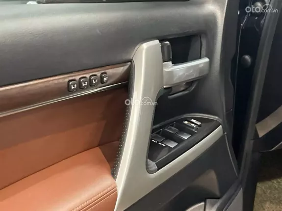 Toyota Land Cruiser 5.7 V8 2020 - Odo 5v km - BH chính hãng Toyota Sure