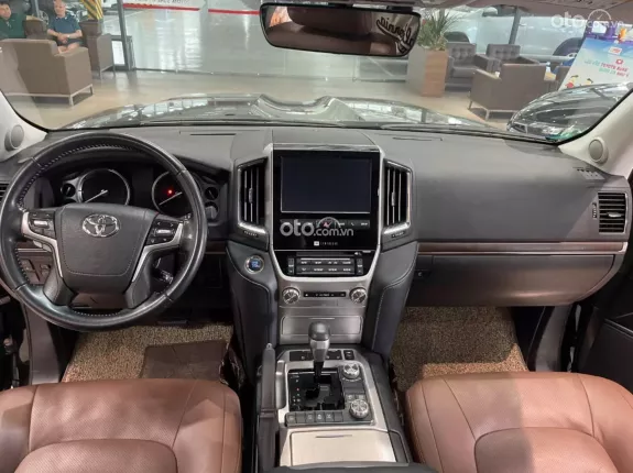 Toyota Land Cruiser 5.7 V8 2020 - Odo 5v km - BH chính hãng Toyota Sure
