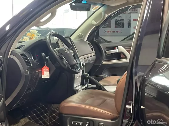Toyota Land Cruiser 5.7 V8 2020 - Odo 5v km - BH chính hãng Toyota Sure
