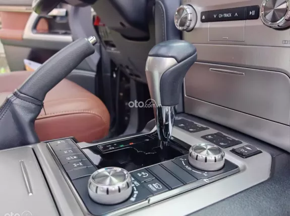 Toyota Land Cruiser VX 4.6 V8 2020 - Odo 5v cực chất