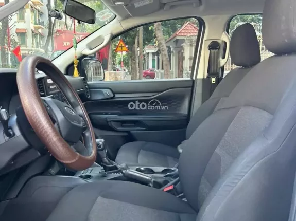 Ford Ranger XLS 2.0L 4x2 AT 2025 - Bán xe xls 2025