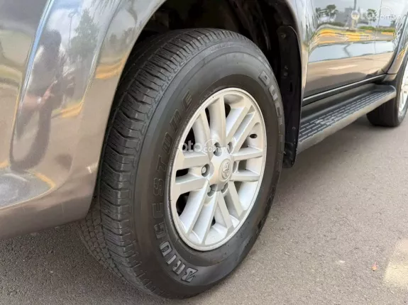 Toyota Fortuner 2.4 MT 4x2 2014 - Phom lỗ mũi số sàn máy dầu bền lành giữ dáng qua thời gian