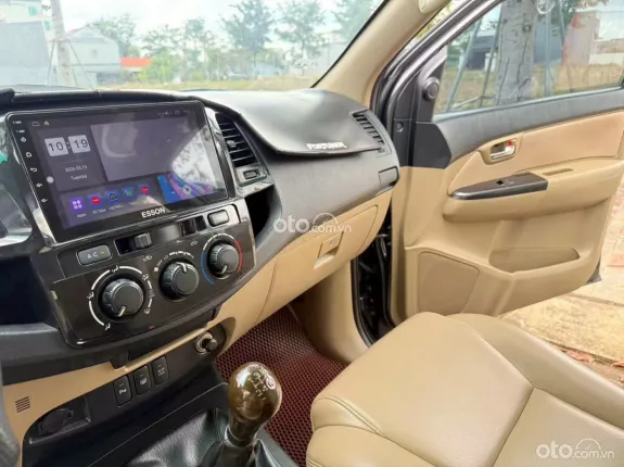 Toyota Fortuner 2.4 MT 4x2 2014 - Phom lỗ mũi số sàn máy dầu bền lành giữ dáng qua thời gian