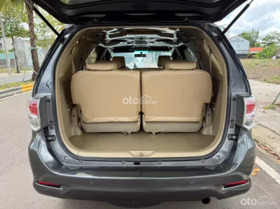 Toyota Fortuner 2.4 MT 4x2 2014 - Phom lỗ mũi số sàn máy dầu bền lành giữ dáng qua thời gian