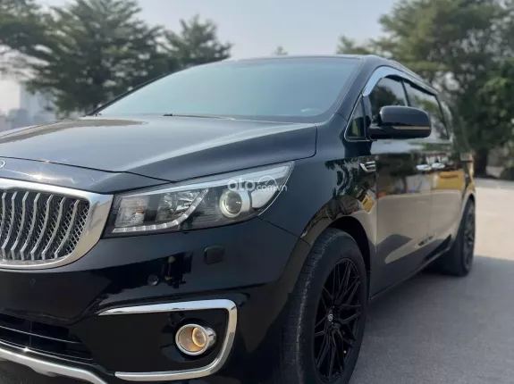 Kia Sedona 2.2 DAT 2018 - Gầm sáng, máy số zin từ giàn cò