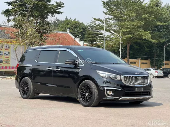 Kia Sedona 2.2 DAT 2018 - Gầm sáng, máy số zin từ giàn cò