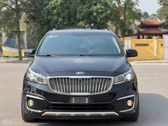 Kia Sedona 2.2 DAT 2018 - Gầm sáng, máy số zin từ giàn cò