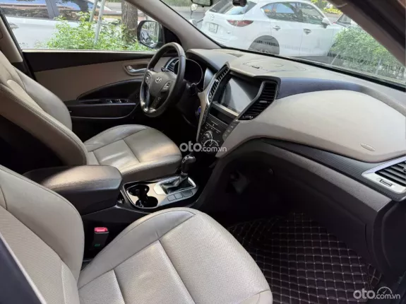 Hyundai Santa Fe 2.2L Dầu Tiêu chuẩn 2017 - Xe chạy zin 11 vạn full ls hãng